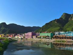 -百里峡七彩艺术小镇