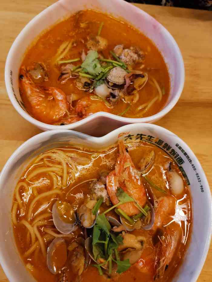 大先生海鲜焖面(皖西学院店)-"吃了墨鱼面,8元4个墨鱼,味道可以,黑椒.