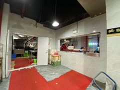-凤凰路何眼镜香辣蟹(花果园店)