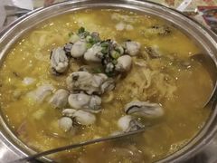 酸菜锅-添福来墨鱼饺子 · 海鲜东北菜(大连星海·黄浦路店)