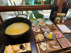 -银米·云南传统过桥米线(双廊黑金冠店)