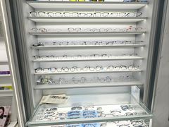 -光明眼镜·蔡司授权(徐泾店)