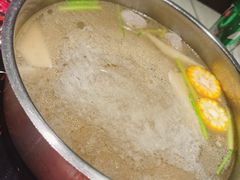 高钙牛骨原汤锅底-潮牛海记•潮汕牛肉火锅•醉鸡煲•粿条汤(通北路店)
