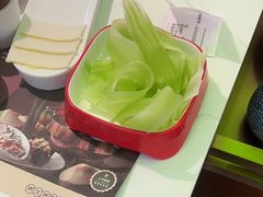 -洪氏嗨捞·广东猪肚鸡·椰子鸡火锅(西咸万象城店)