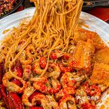 答应我‼️来成都一定要吃川菜…酸菜小龙虾拌面巨好吃