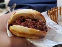 精品火烧-闫家驴肉老店(华电一校店)