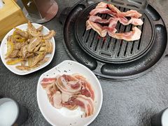 -七甲山烤肉(长白山奇石山珍根艺一条街店)