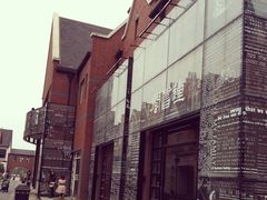 -钟书阁(松江泰晤士小镇店)