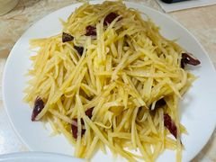 酸辣土豆丝-河间正宗驴肉火烧(听海居店)