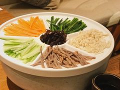 鸡丝凉米线-云海肴·汽锅鸡·云南菜(天山百盛优客店)