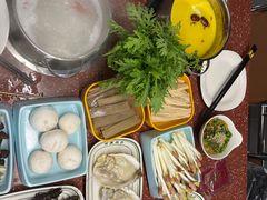 -四囍码头海鲜烧烤自助火锅(外滩南京东路悦荟广场店)