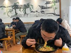 青椒肉丝焖面-寅春百年老卤面(汤山店)