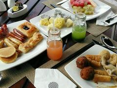 -三亚湾海居铂尔曼度假酒店