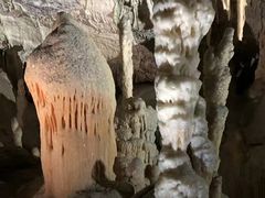 -波斯托伊纳溶洞