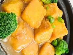 自制鲍汁豆腐煲-李记潮汕砂锅粥(营福路店)