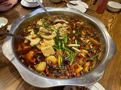 -乡土特色.冷锅鱼.牦牛肉汤锅