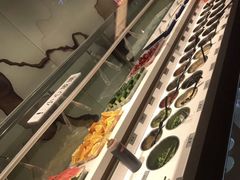 自助调料区-海底捞火锅鲜切牛肉主题店(长寿路店)