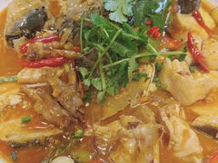 -魏铭鱼头捞饭(晋阳路店)