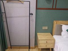 -宸玥酒店(成都西南财大地铁站店)