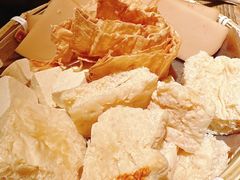 贵州特色拼盘-毛辣果·酸