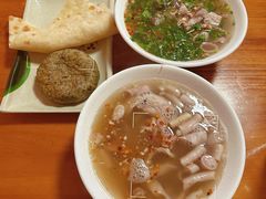 -岳记羊肠馆(陵园小区店)