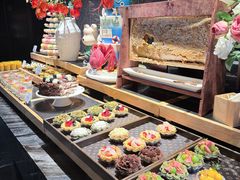 -雍容荟帝王蟹活龙虾展台自助(IFS黑金店)