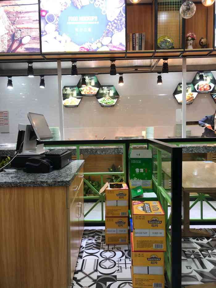 源尚大食堂(竹园店)-"家门口附近新开的小店,菜谱和店名的名字不.