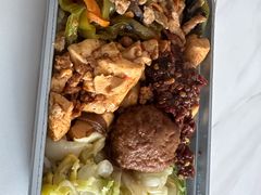 -嘎嘎香东北老饭盒(北外滩水城三街区店)