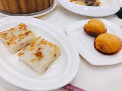 香煎腊味萝卜糕-凤凰楼酒家·粤宴点心(华强北店)