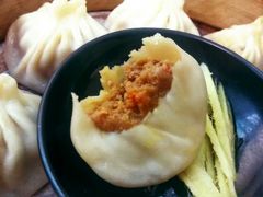蟹黄汤包-食惠里小笼包面馆(越秀店)