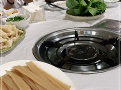 -鲁朗纳麦石锅鸡庄园