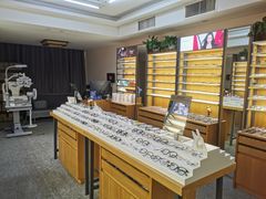 -优医视平价眼镜超市蔡司依视路折扣(小马厂店)
