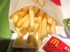 -麦当劳(轻轨曹杨路店)