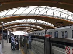 -康新公路(地铁站)