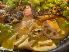 -鸣记脆皮烤鱼·海鲜烤鱼(三八广场店)