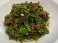 -阿瓦山寨·湘菜现炒·剁椒鱼头王(咸阳总店)