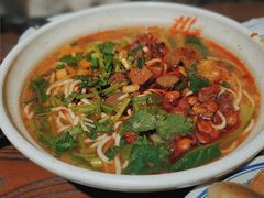 -爆炸头阿姨小四川正宗川味小吃(无任何分店)