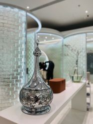 -Meng Lang 梦郎白金店