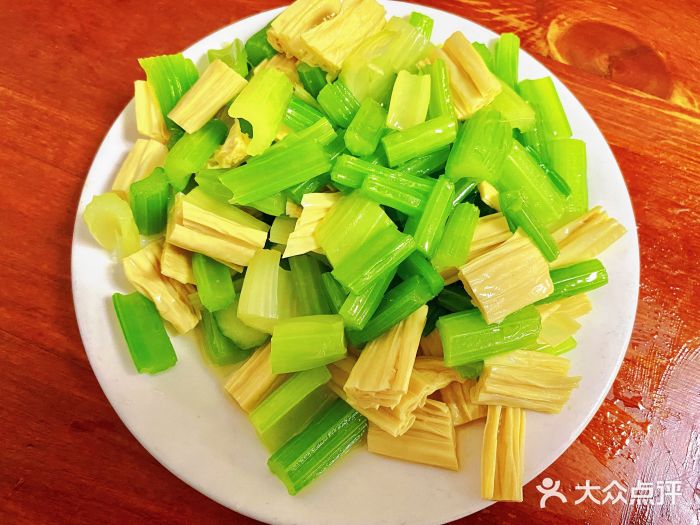 宝瑞门钉肉饼店芹菜腐竹图片