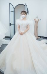 -禕·愫白婚纱商店