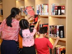 -漕河泾街道图书馆(漕河泾社区文化活动中心店)