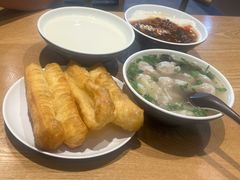 -三好食堂(煎饺·馄饨·肉饼米线·盛世广场店)