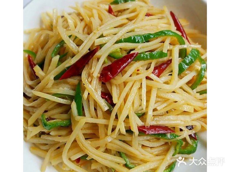 这家川菜真的是实惠又好吃 每次跟同事来必点辣子鸡丁