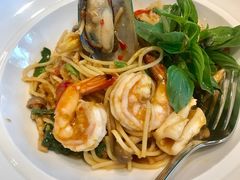 -Chom Cafe and Restaurant