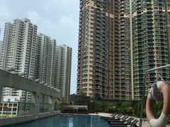 -九龙东皇冠假日酒店室外泳池