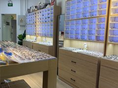 -天空之镜眼镜店蔡司依视路配镜授权零售店(望京颐堤港店)