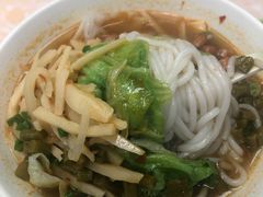-卓雅桂林米粉