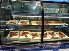 面包甜点陈列柜-蚝英雄鲜蚝自助专门店(长楹天街直营店)