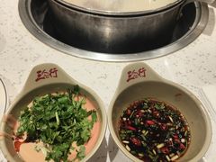 -三人行骨头王火锅(长寿店)