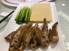 煎饼卷酥鱼-良友·海鲜青岛菜(五四广场店)